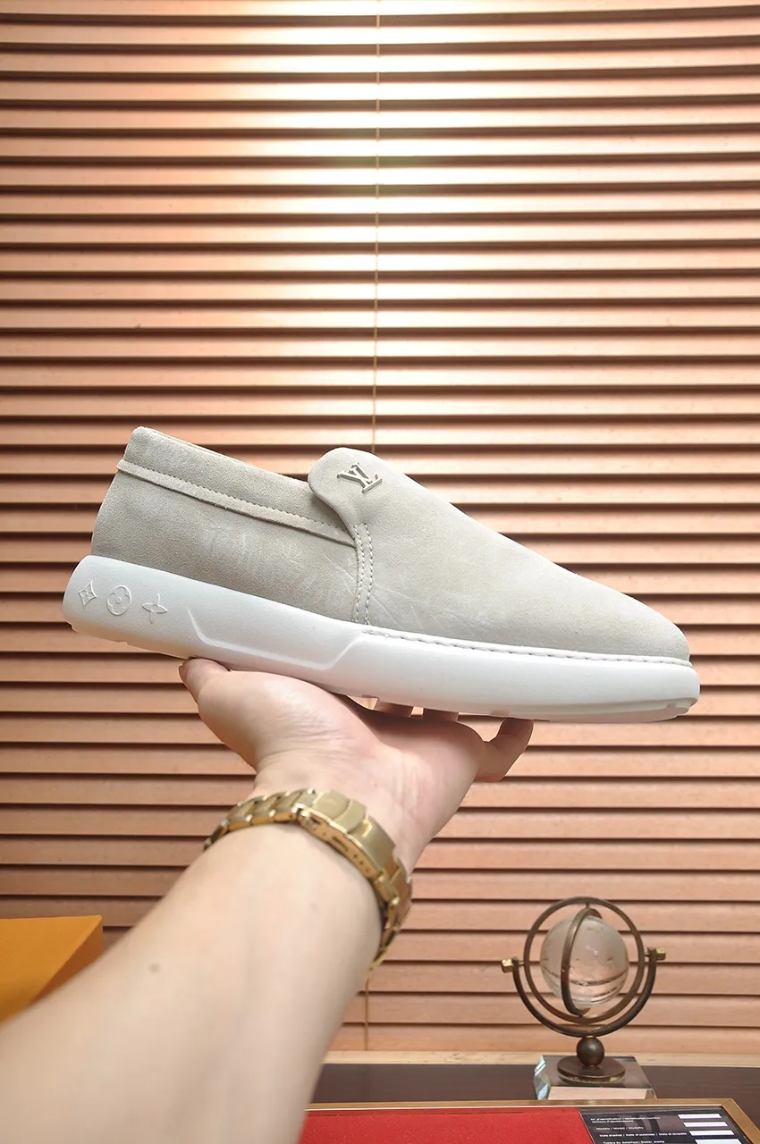 Men's men's shoes 💰700💶[LOUIS VUITTON] new original order 🍀LV Louis Vuitton * - top version of LV classic trendy shoes! Made of imported original LV fabric with rubber surface, breathable cowhide lining, and original wear-resistant rubber foam outsole! High quality products! The yardage is 38-44.